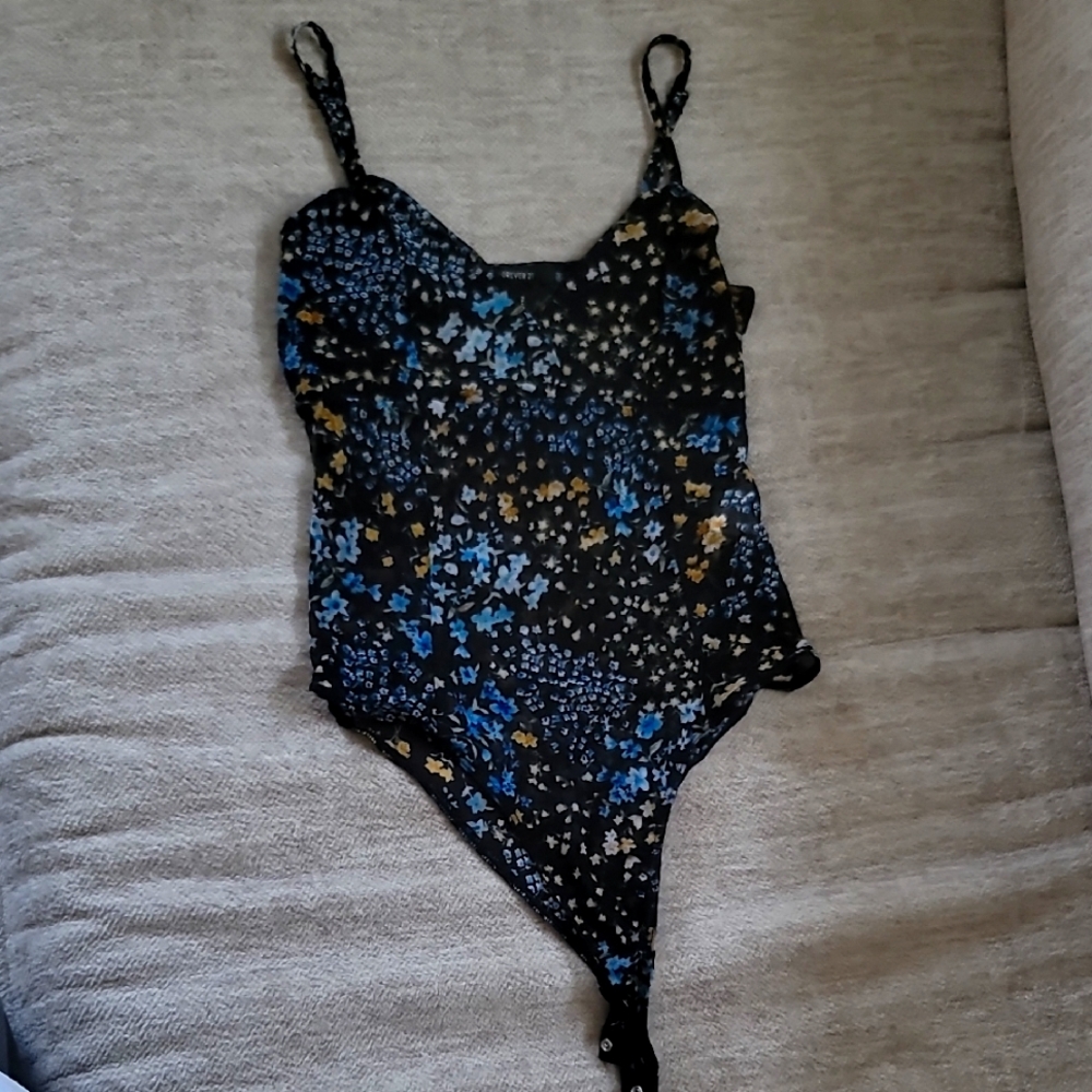 Forever 21 Blue/Black Floral Bodysiut Tank